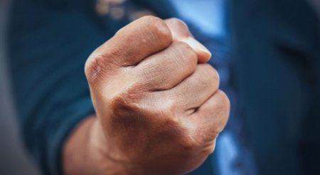 В Баку мужчину забили до смерти