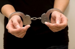 İnsan alverində ittiham olunan qadına hökm oxunub