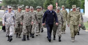 Türkiyənin müdafiə naziri Azərbaycan və Ermənistan ilə sərhəddə