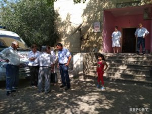 Bərdədə onkoloji xəstə öldü, oğlu təcili yardım işçilərinə lomla hücum çəkdi Bərdədə onkoloji xəstə öldü, oğlu təcili yardım işçilərinə lomla hücum çəkdi