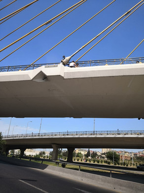 Qadın və övladı intihar məqsədi ilə Qadın və övladı intihar məqsədi ilə