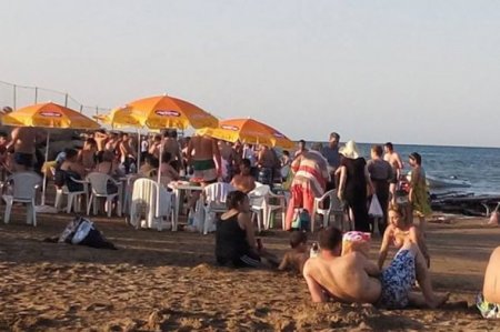 Bakıda 100 manatlıq çimərlik “keyfi”: Dənizi kim satır?