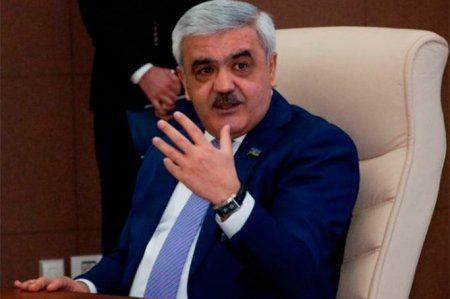 Rövnəq Abdullayev baş mühəndisə yüksək vəzifə verdi