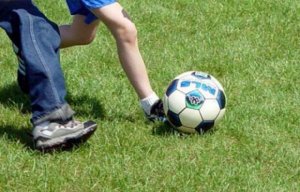 Kustanayda faciə: üstünə futbol qapısı düşən yeniyetmə Namiq Şirinov öldü