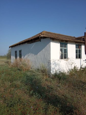 İcra başçısı Vilyam Hacıyevdirsə... - Məktəb də daxma olmalıdır... 