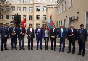 BAKI ATATÜRK LİSEYİNDƏ NARAZILIQ – Şikayət (Yeniləndi)