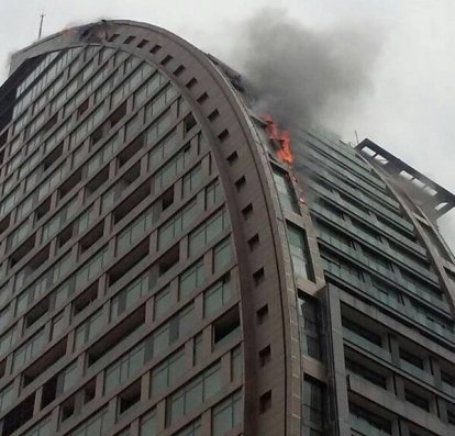 Anar Məmmədovun "Tramp" otelinin üzlüyü sökülür - FOTO