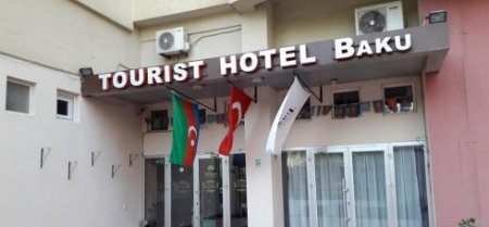"Turist Hotel Baku"da bayrağımıza hörmətsizlik - FOTOFAKT 