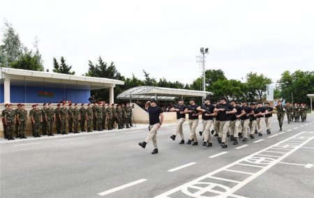 Dövlət Təhlükəsizliyi Xidmətinin N saylı hərbi hissəsində müddətli həqiqi hərbi xidmət qulluqçularının ehtiyata buraxılması mərasimi keçirilib - FOTOLAR 