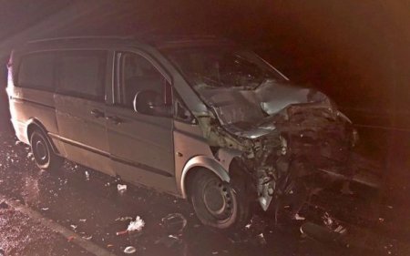 Azərbaycanda mikroavtobus qəzası - Səkkiz nəfər öldü