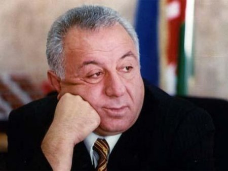 Deputatın oğlunun əmlakları əlindən alındı –Diplomatla bank arasında pul qalmaqalı