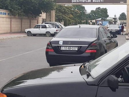 Azərbaycanda biabırçılıq: MƏDƏNİYYƏT NAZİRİNİN MÜAVİNİ QƏBULDAN SONRA SOVQAT YIĞDI - FOTOFAKT  