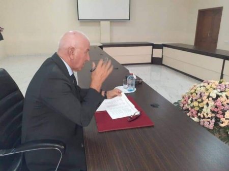 Azərbaycanda biabırçılıq: MƏDƏNİYYƏT NAZİRİNİN MÜAVİNİ QƏBULDAN SONRA SOVQAT YIĞDI - FOTOFAKT