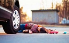 Azyaşlı nənəsini maşınla vurdu - Azərbaycanda bədbəxt hadisə