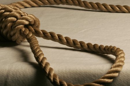 Ermənistan ordusunun gizirinin meyiti asılmış vəziyyətə aşkarlanıb