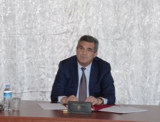 DƏHŞƏT: İcra başçısı şəhid ailəsinə iylənmiş Qurban əti göndərdi - BİABIRÇI GÖRÜNTÜLƏR