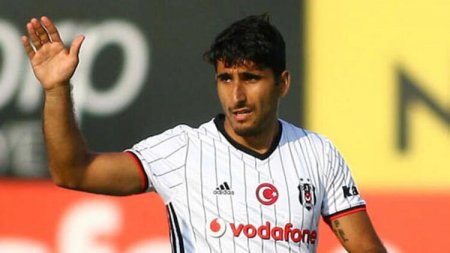 "Beşiktaş" Ermənistan millisinin futbolçusu ilə müqaviləni ləğv edib 