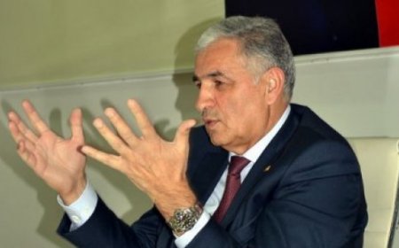 Bir köşədə xımr-xımır yeyən Qocayevdən xəbər var - İDDİA