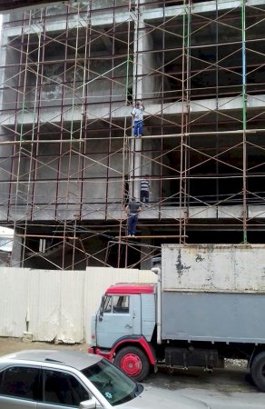 Fəhlələrin həyatı üçün təhlükə – Şəbnəm Tovuzlunun obyektində 