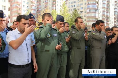 Hərbi pilot Rəşad Atakişiyevlə vida mərasimi keçirilir 