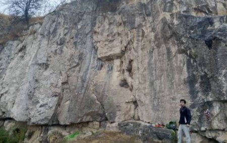 İranın qayaya dırmanma çempionu Şuşa qayalarında ermənilər üçün cığır açdı… - FOTO İranın qayaya dırmanma çempionu Şuşa qayalarında ermənilər üçün cığır açdı… - FOTO