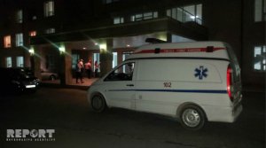 Bakıda avtobus minik maşını ilə toqquşdu: yaralanan var 