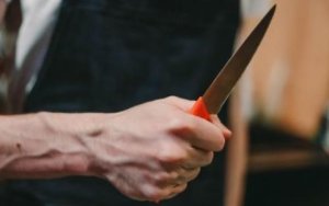 Bakıda psixi xəstə əvvəlcə 42 yaşlı qohumunu, sonra da özünü öldürdü Bakıda psixi xəstə əvvəlcə 42 yaşlı qohumunu, sonra da özünü öldürdü