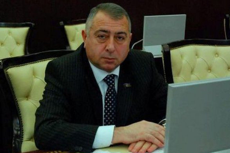 Vəsiqəsini girov qoyub pul alan deputat məhkəməyə çəkilib