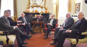 Mnatsakanayn Vaşinqtonda 5 rayonu qaytarmağa görə 5 milyard dollara razılaşıb? Mnatsakanayn Vaşinqtonda 5 rayonu qaytarmağa görə 5 milyard dollara razılaşıb?