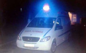 Bakıda yolu keçmək istəyən 2 nəfəri maşın vurdu