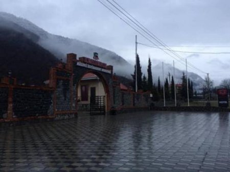 İcra başçısının Qaxda milyonluq istirahət mərkəzi – FOTOLAR