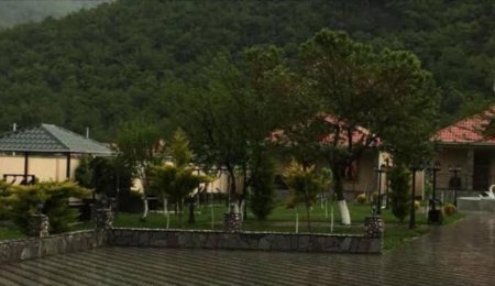 İcra başçısının Qaxda milyonluq istirahət mərkəzi – FOTOLAR