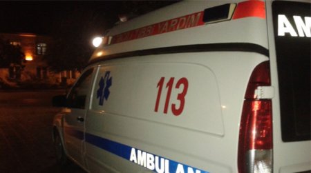 Bakıda 27 yaşlı gənc qəza zamanı iki maşının arasında qalıb