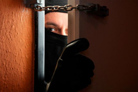 В Баку обокрали коменданта: воры притворились работниками "Азерсу"