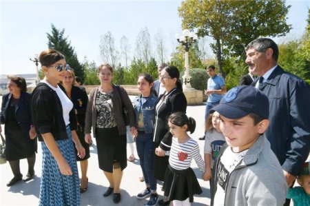 Azərbaycanın Birinci vitse-prezidenti Mehriban Əliyeva Şamaxıda səfərdə olub - FOTOLAR (YENİLƏNİB)