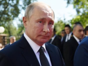 Putin Köçəryanın həyat yoldaşı ilə görüşdü