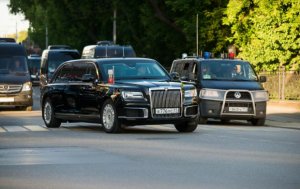 Putinlə Paşinyan arasında sensasion əhvalatlar: Nikol konyak şüşəsini boşaldır və Vladimiri qucaqlayır...