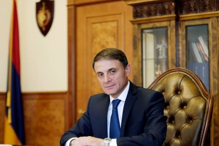 Nikol Paşinyan baş müşavirini işdən çıxarıb