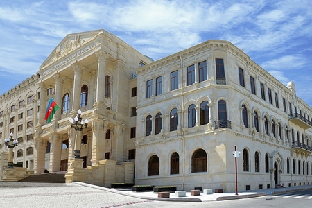 Baş Prokurorluq: Polis əməkdaşları hər hansı güc tətbiqinə və zorakı hərəkətlərə yol verməyib