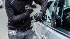 Bakıda avtomobil qaçırdılar, saxlanıldılar