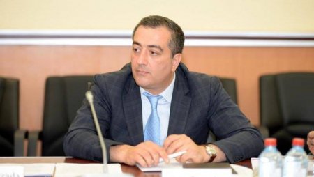 Azərbaycanda nazir müavini vəzifəsindən azad edildi