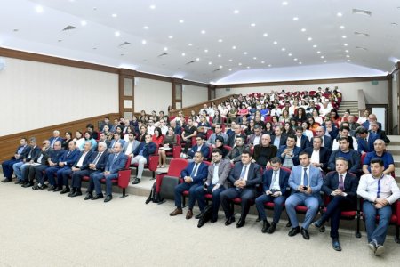 Tanınmış kardioloqlar naxçıvanlı həmkarları ilə təcrübə mübadiləsi aparıblar