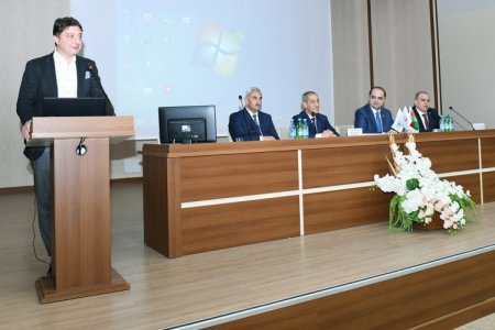 Tanınmış kardioloqlar naxçıvanlı həmkarları ilə təcrübə mübadiləsi aparıblar