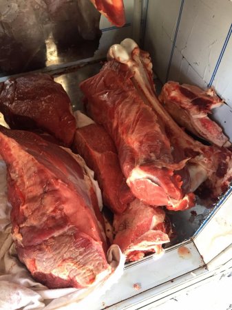 Şəmkirdə mənşəyi məlum olmayan ətin satışının qarşısı alınıb - FOTOLAR