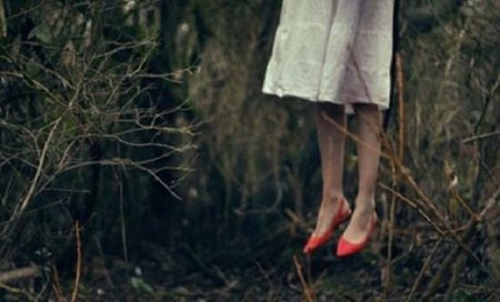 Rus sevgilisinin üstündə arvadına işgəncə verdi, qadın özünü asdı – Tərtərdə şok olay