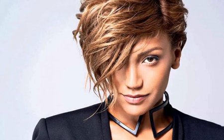 “Məhərrəmlikdə dostlarımdan borc alıram” - Röya