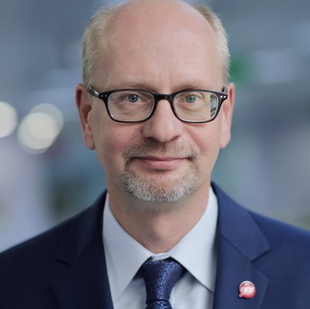 “Nar” müştərilərin ehtiyaclarına cavab verən məhsullar təqdim etməkdədir