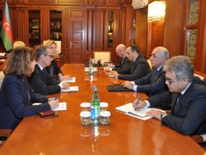 Əli Əsədov Avropa Bankının nümayəndə heyəti ilə danışıqlarda