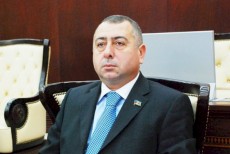 BDU-nun müəllimi Rafael Cəbrayılovu məhkəməyə verdi  