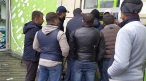 Bakıda borca pul paylayan aparatlar peyda olub